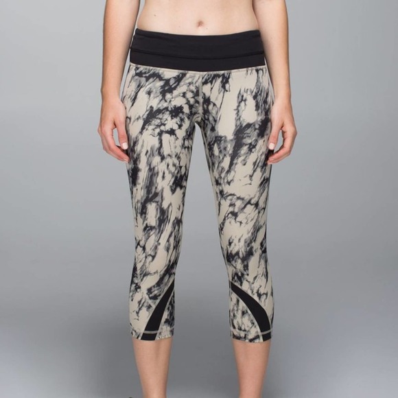 LULULEMON Inspire Crop Granite Mojave Tan {M49} - Picture 1 of 7
